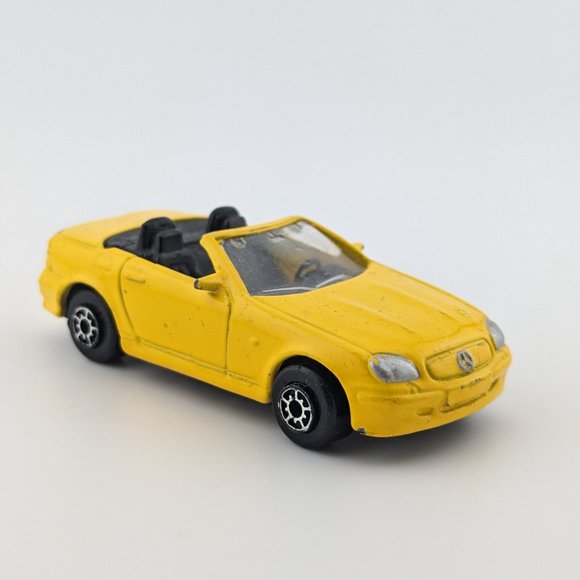 Maisto Mercedes Benz-SLK diecast Yellow - Picture 1 of 5